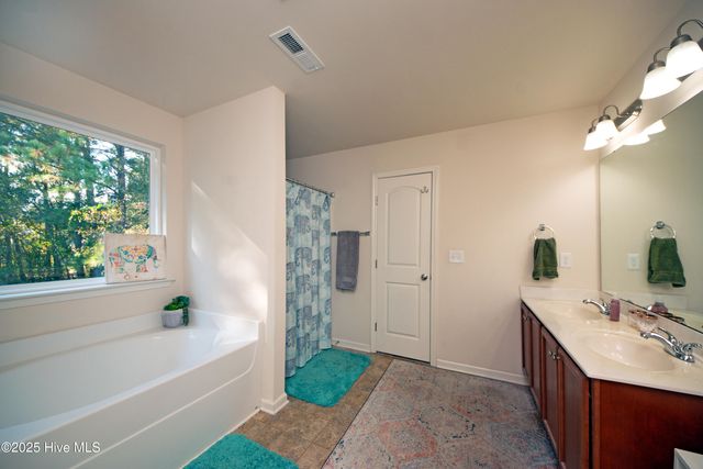 215 Chalet Road, Holly Ridge, NC 28445