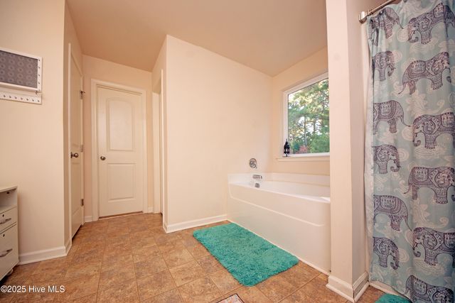 215 Chalet Road, Holly Ridge, NC 28445