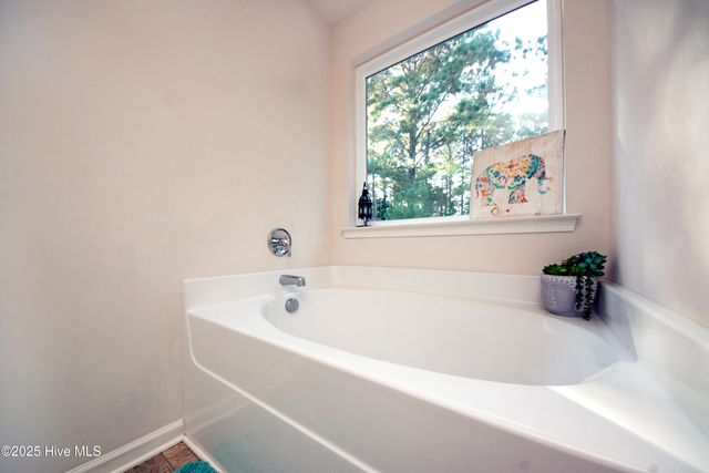 215 Chalet Road, Holly Ridge, NC 28445