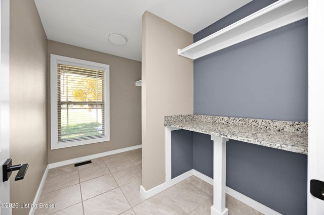 369 Meadowview Dr, Elizabethtown, KY 42701