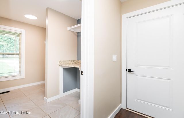 369 Meadowview Dr, Elizabethtown, KY 42701