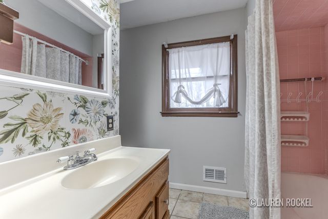 3532 E Manitou Circle, Norton Shores, MI 49441