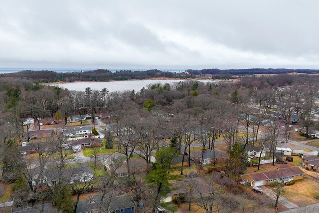 3532 E Manitou Circle, Norton Shores, MI 49441