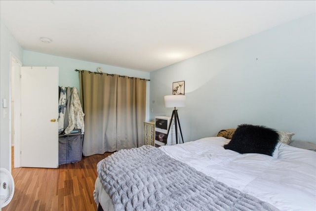 37 Twin Oaks Terrace, South Burlington, VT 05403