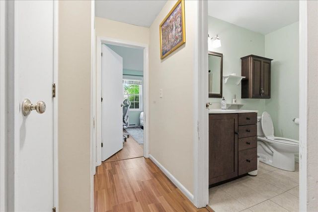 37 Twin Oaks Terrace, South Burlington, VT 05403