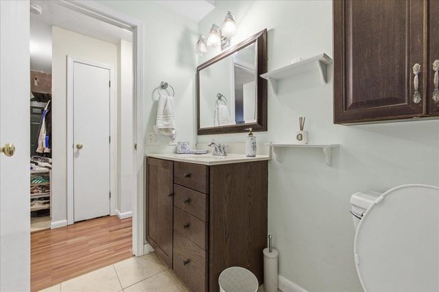 37 Twin Oaks Terrace, South Burlington, VT 05403