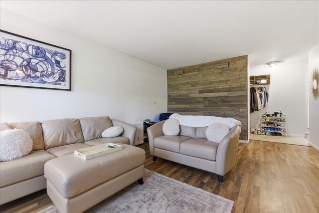 37 Twin Oaks Terrace, South Burlington, VT 05403