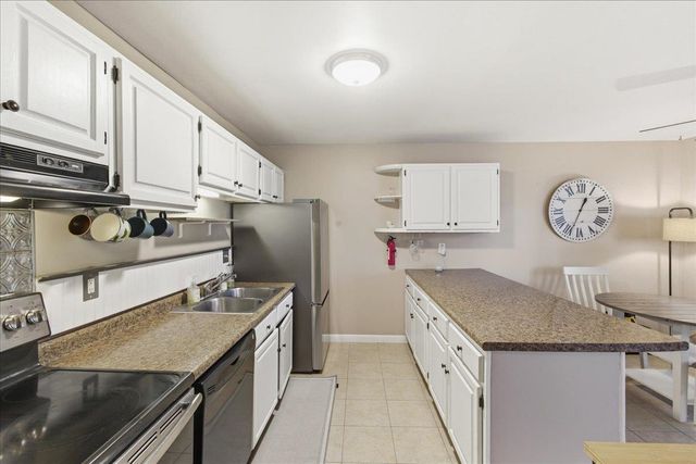 37 Twin Oaks Terrace, South Burlington, VT 05403