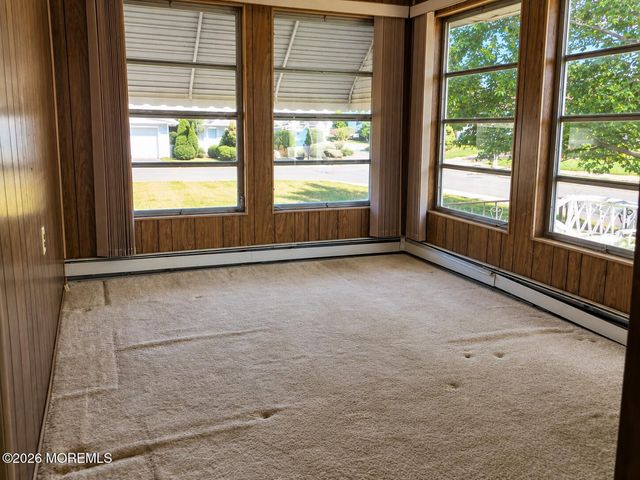 17 Spanish Wells Street, Toms River, NJ 08757