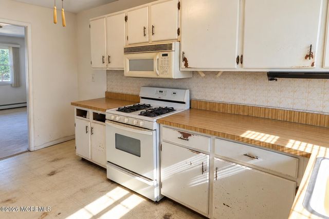17 Spanish Wells Street, Toms River, NJ 08757