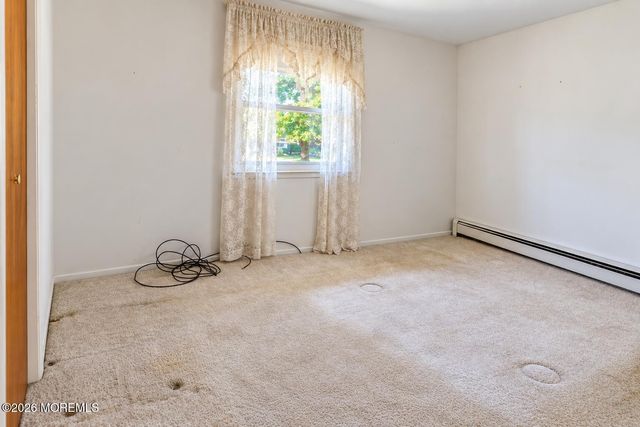 17 Spanish Wells Street, Toms River, NJ 08757