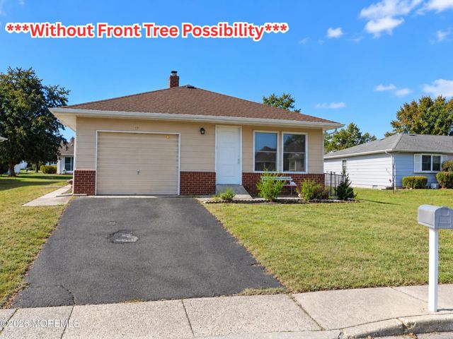 17 Spanish Wells Street, Toms River, NJ 08757