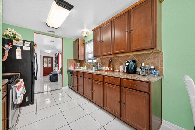 9006 Wildbird Lane, Humble, TX 77338