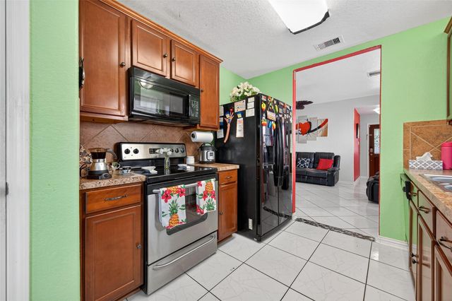 9006 Wildbird Lane, Humble, TX 77338