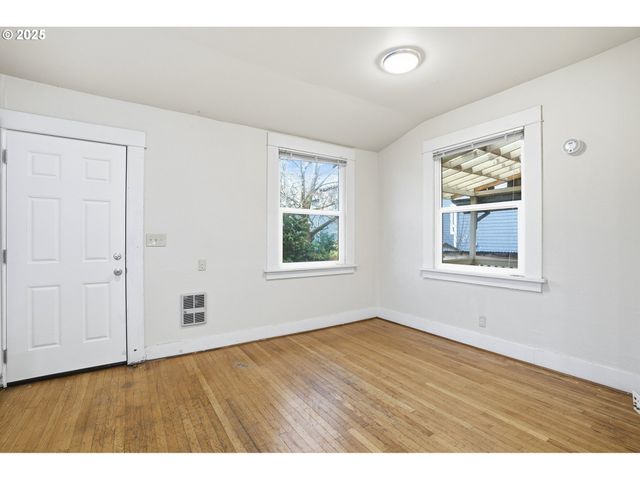 3320 Se 54TH Ave, Portland, OR 97206