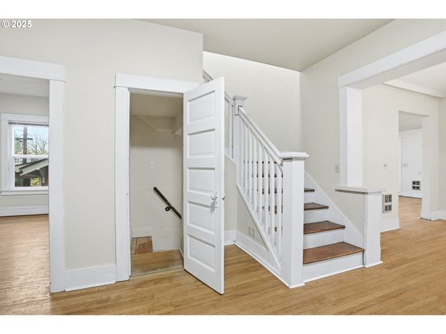 3320 Se 54TH Ave, Portland, OR 97206