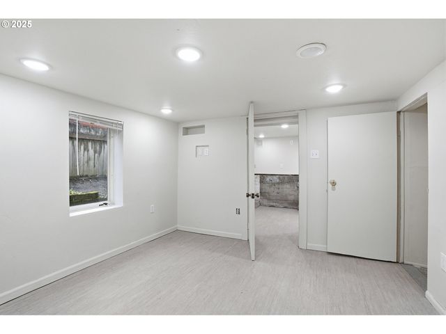 3320 Se 54TH Ave, Portland, OR 97206