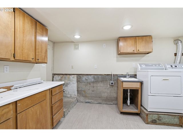 3320 Se 54TH Ave, Portland, OR 97206