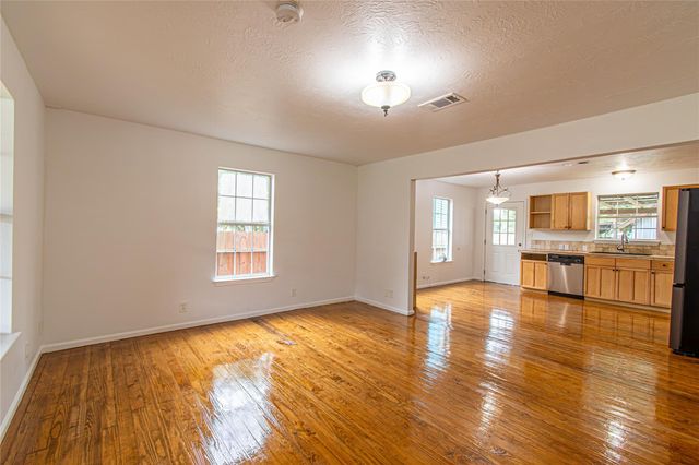 633 Bradley Street, Seabrook, TX 77586