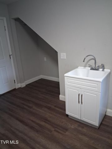 2802 West Walnut Street Unit 1, Johnson City, TN 37604