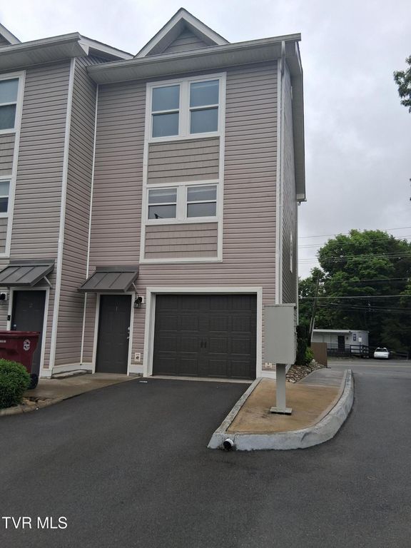 2802 West Walnut Street Unit 1, Johnson City, TN 37604