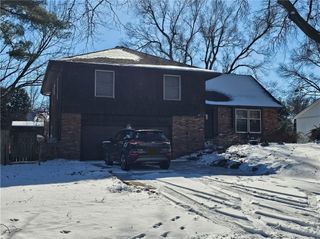 8101 W 98th Street, Overland Park, KS 66212