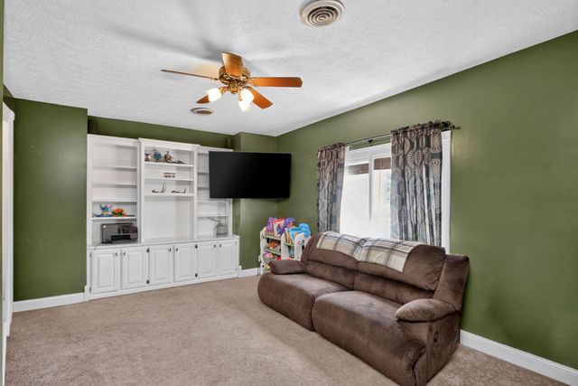 2558 S Mount Pleasant Rd, Greenbrier, TN 37073