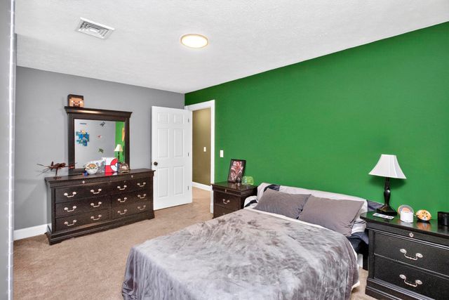 2558 S Mount Pleasant Rd, Greenbrier, TN 37073