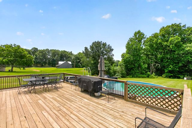 2558 S Mount Pleasant Rd, Greenbrier, TN 37073