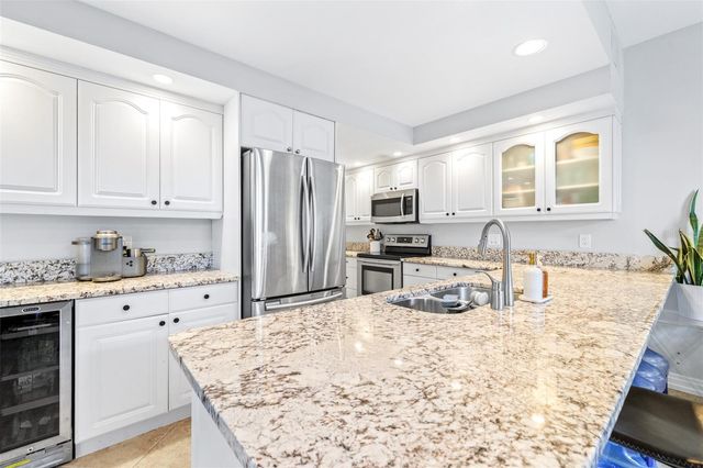 3008 LANDMARK BOULEVARD 203, Palm Harbor, FL 34684