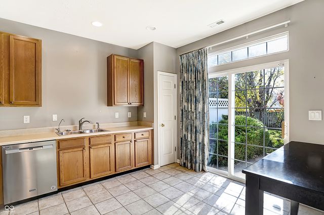 4059 Weston Pointe Drive, Zionsville, IN 46077