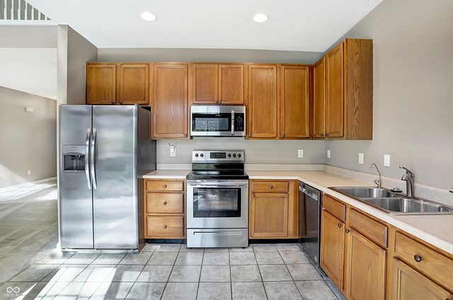 4059 Weston Pointe Drive, Zionsville, IN 46077