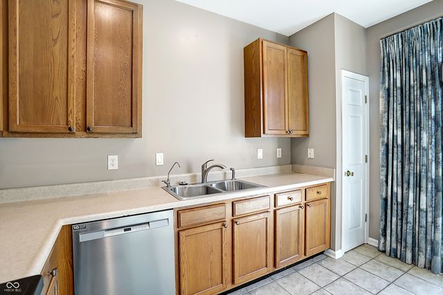 4059 Weston Pointe Drive, Zionsville, IN 46077