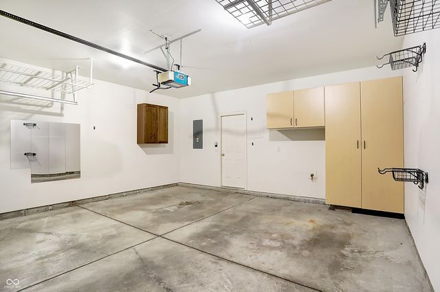 4059 Weston Pointe Drive, Zionsville, IN 46077
