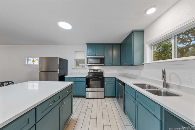 143 Park, Pipe Creek, TX 78063