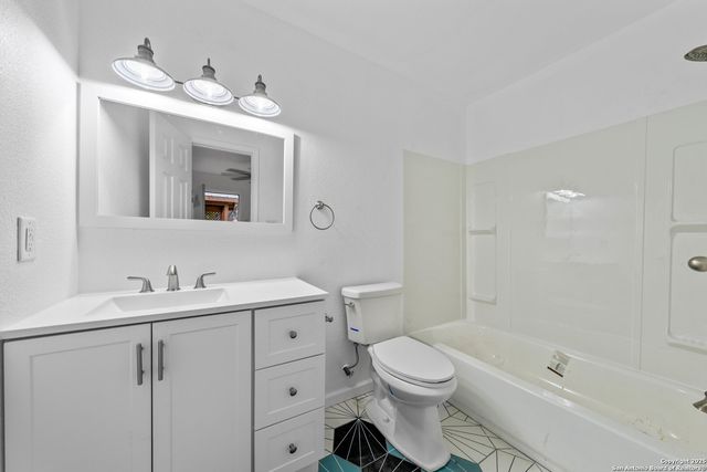 143 Park, Pipe Creek, TX 78063