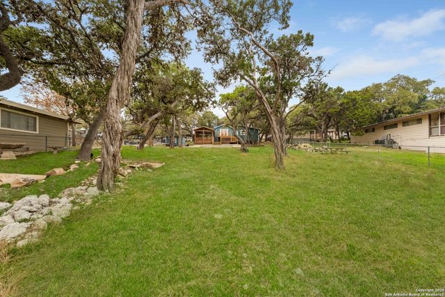 143 Park, Pipe Creek, TX 78063