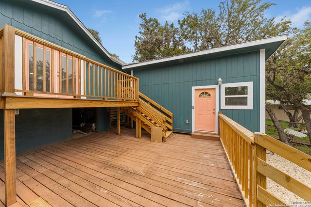 143 Park, Pipe Creek, TX 78063