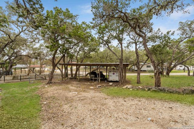 143 Park, Pipe Creek, TX 78063