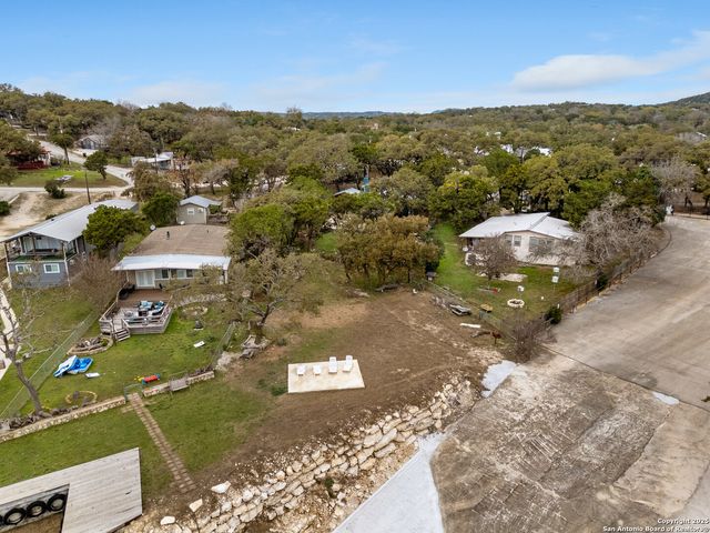 143 Park, Pipe Creek, TX 78063