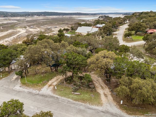 143 Park, Pipe Creek, TX 78063