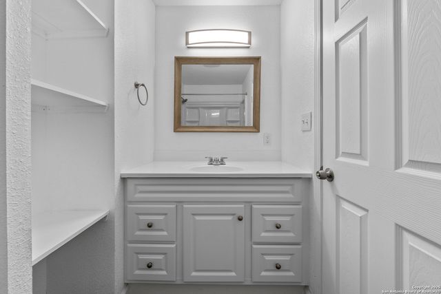 143 Park, Pipe Creek, TX 78063