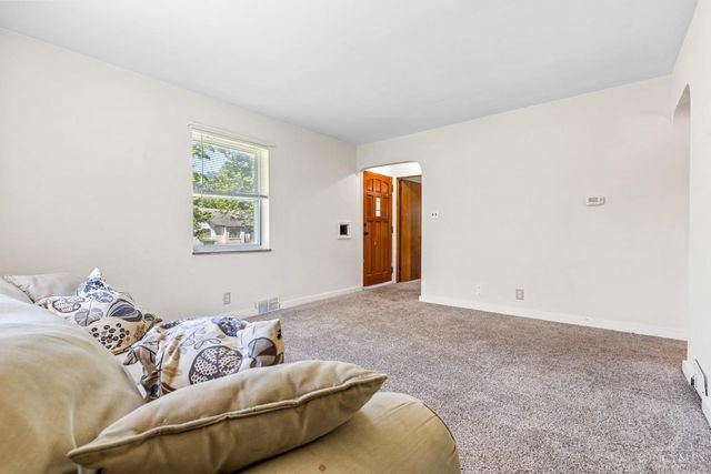 6916 Kleindale Avenue, North College Hill, OH 45231