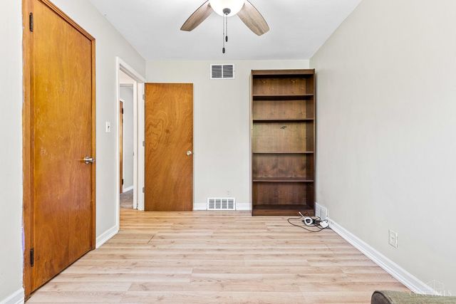 6916 Kleindale Avenue, North College Hill, OH 45231