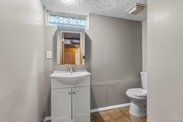 6916 Kleindale Avenue, North College Hill, OH 45231