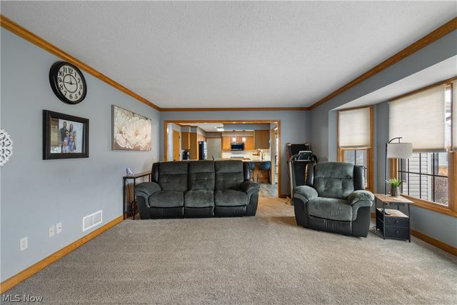 1825 John Carroll Drive SE, Massillon, OH 44646