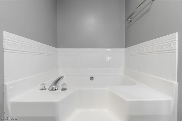 1825 John Carroll Drive SE, Massillon, OH 44646