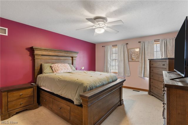 1825 John Carroll Drive SE, Massillon, OH 44646