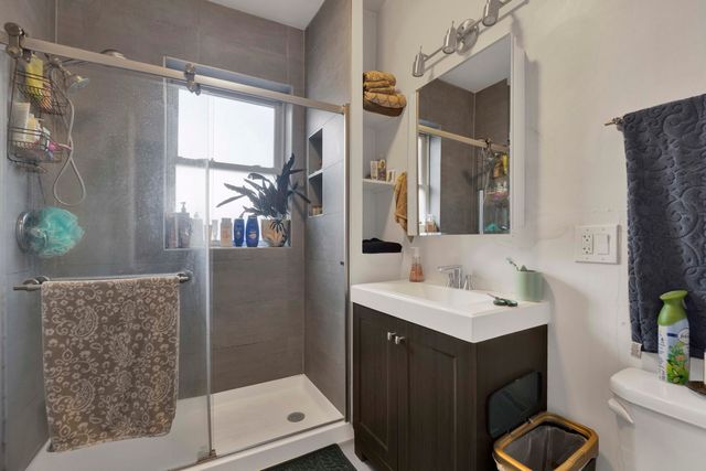 3226 W Potomac Avenue 1R, Chicago, IL 60651