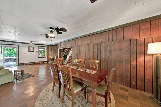 74 Cambridge CT, Hardy, VA 24101